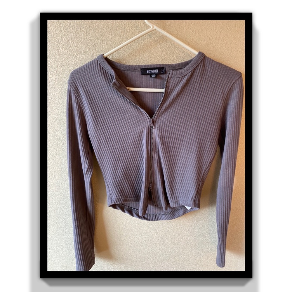 Zip long sleeve.